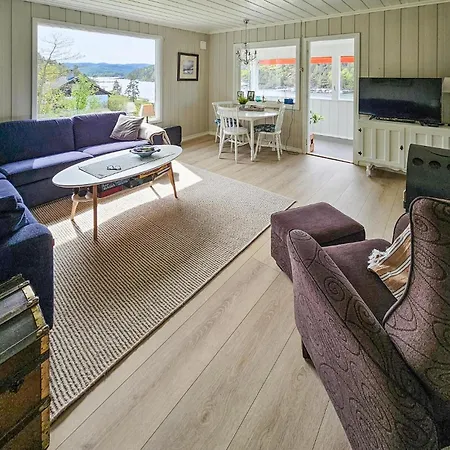 4 Bedroom Cozy In بيت للعطل