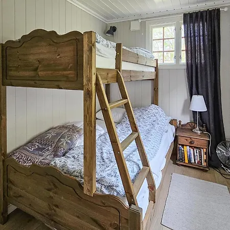 بيت للعطل 4 Bedroom Cozy In